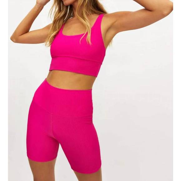 NEW BEACH RIOT bike short in bright fuchsia - Picture 3 of 3